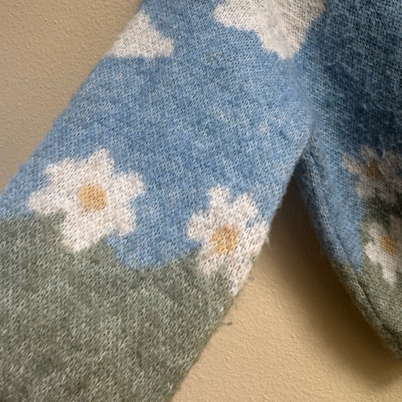 Zara landscape sweater! - Picture 2 of 4